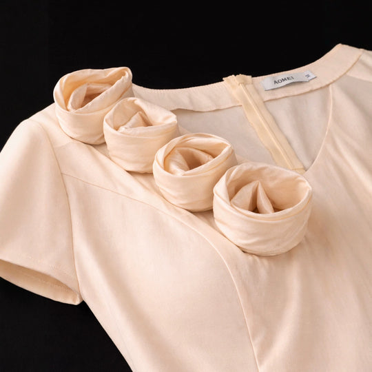 Damen figurbetontes Kleid mit Volant und Blütenapplikationen R&B