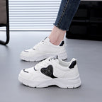Damen Sportliche Sneakers mit glitzerndem Herz-Detail R&B
