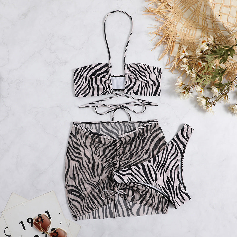 Damen Triangel-Bikini-Set mit transparentem Wickelrock und animalischem Muster R&B