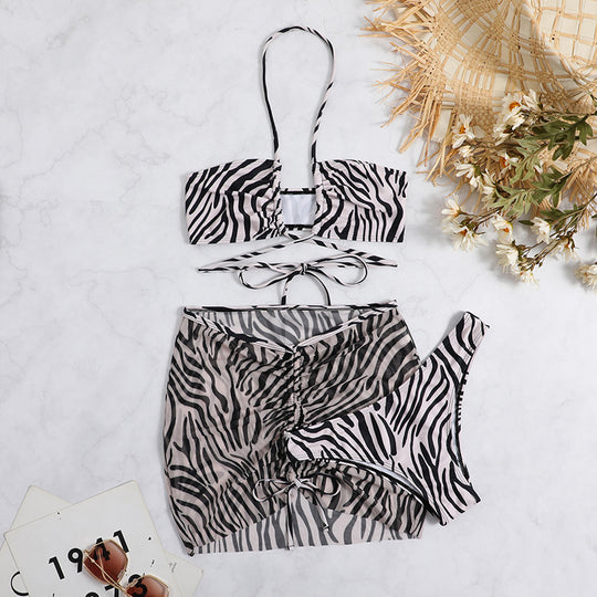 Damen Triangel-Bikini-Set mit transparentem Wickelrock und animalischem Muster R&B
