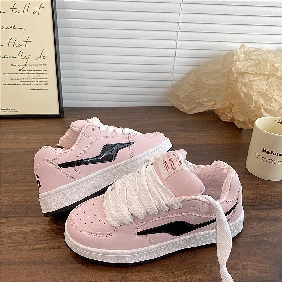 Damen Sneakers im sportlichen Design mit komfortabler Polstersohle und modischer Schnürung R&B