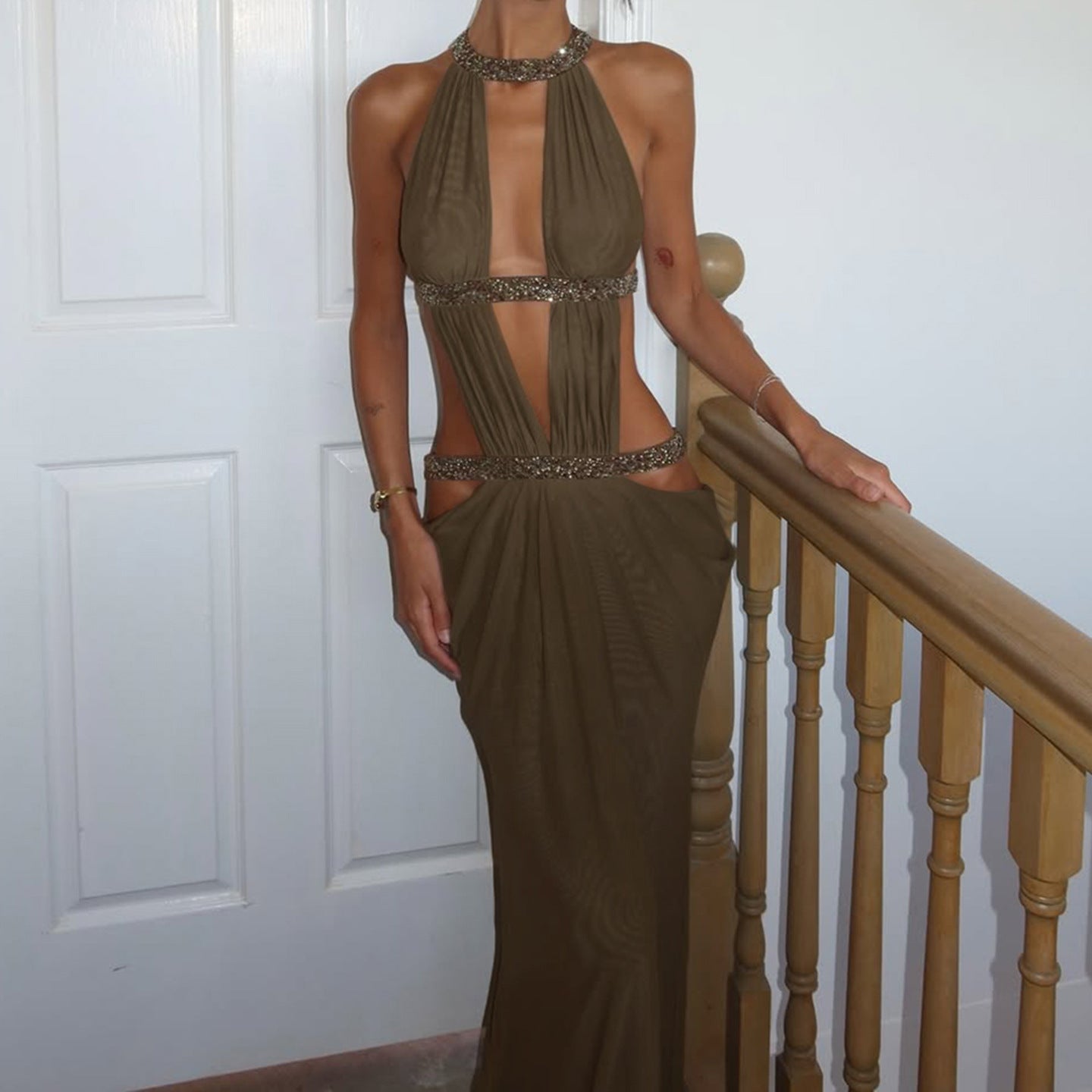 Damen Maxikleid mit tiefem V-Ausschnitt und elegantem Rückendetail R&B