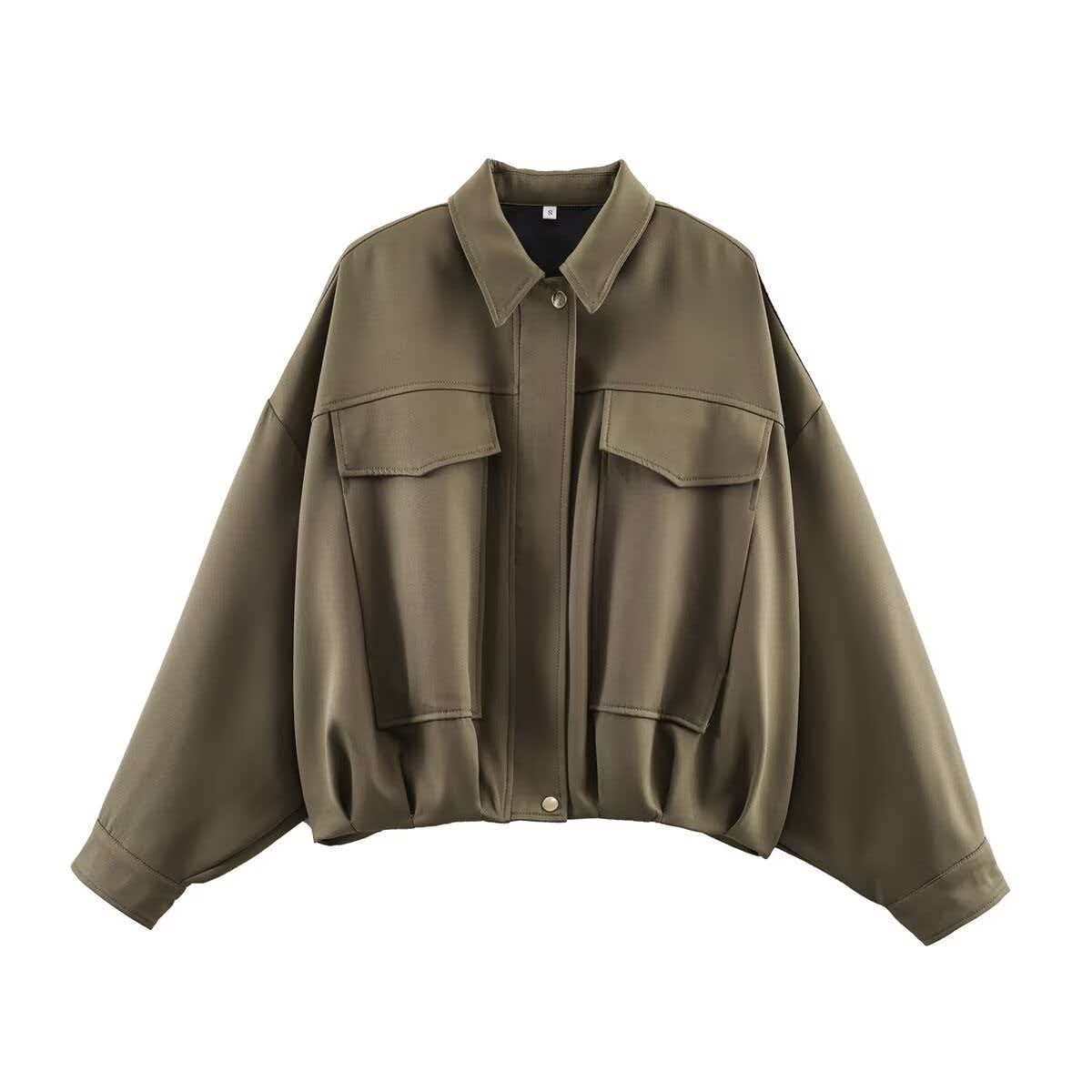 Damen nan oversized kurze Utility-Blousonjacke mit Hemdkragen, großen aufgesetzten Pattentaschen und tailliertem Bündchen R&B