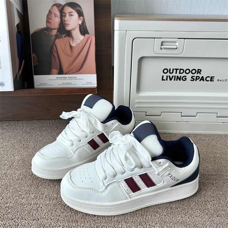 Damen Sportliche Sneakers im Retro-Look mit farblichen Akzenten