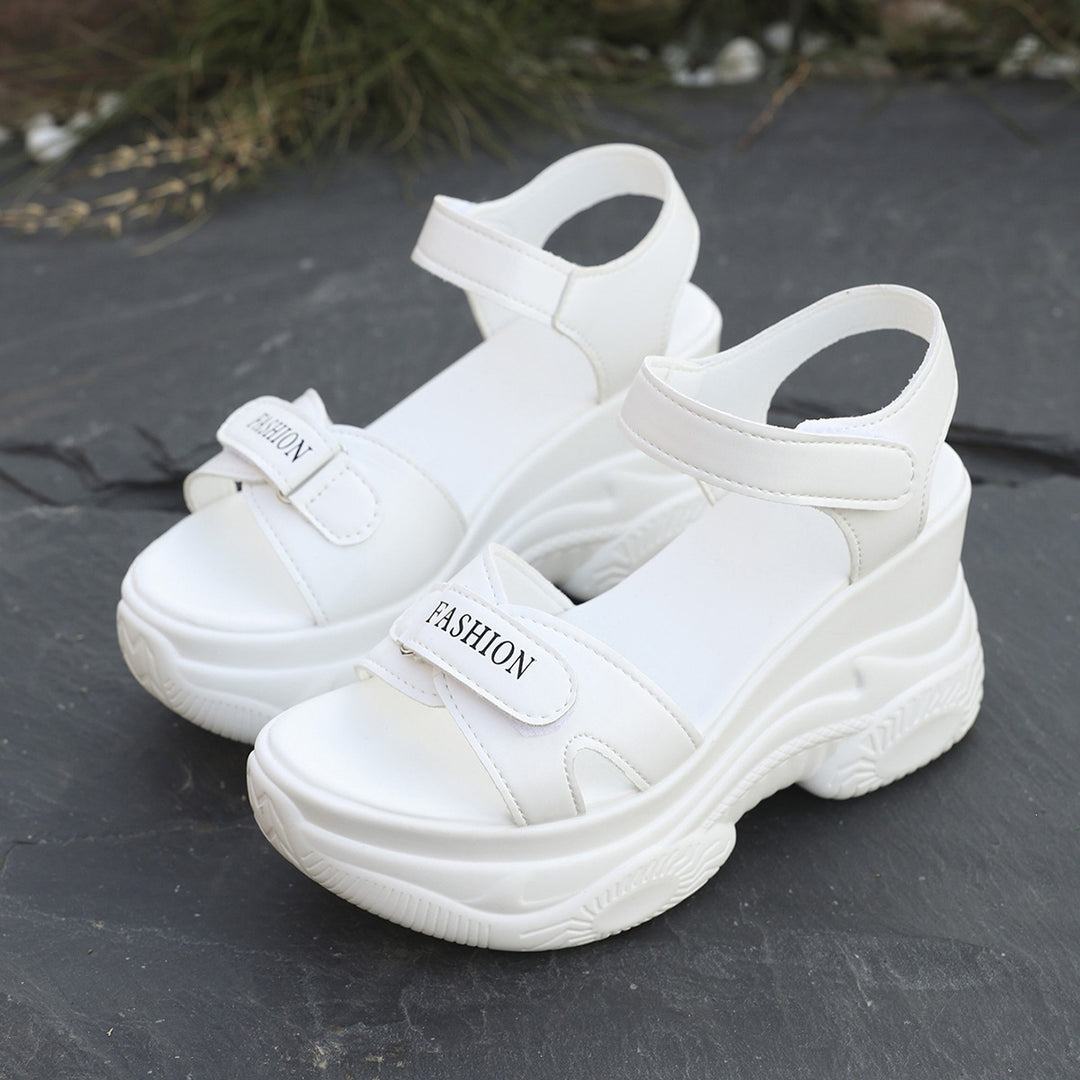 Damen Sportliche und stilvolle Plateausandalen mit verstellbaren Riemen R&B