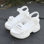 Damen Sportliche und stilvolle Plateausandalen mit verstellbaren Riemen R&B