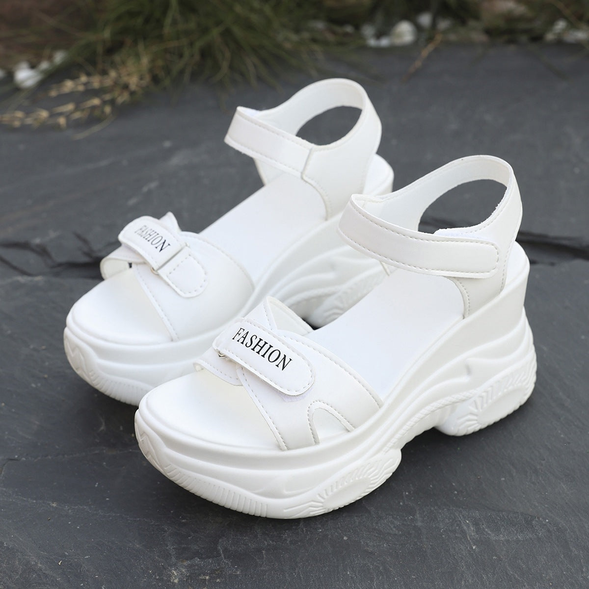 Damen Sportliche und stilvolle Plateausandalen mit verstellbaren Riemen R&B