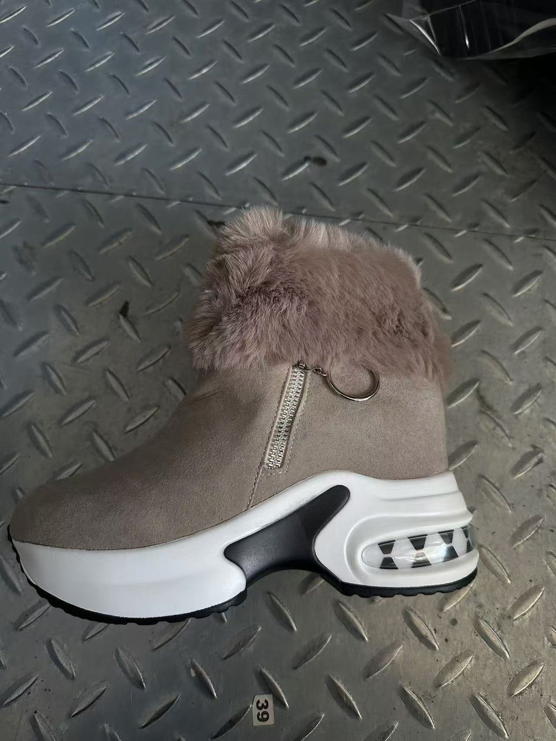 Damen Sneaker-Stiefel mit weichem Kunstfellkragen und trendigem Reißverschluss R&B