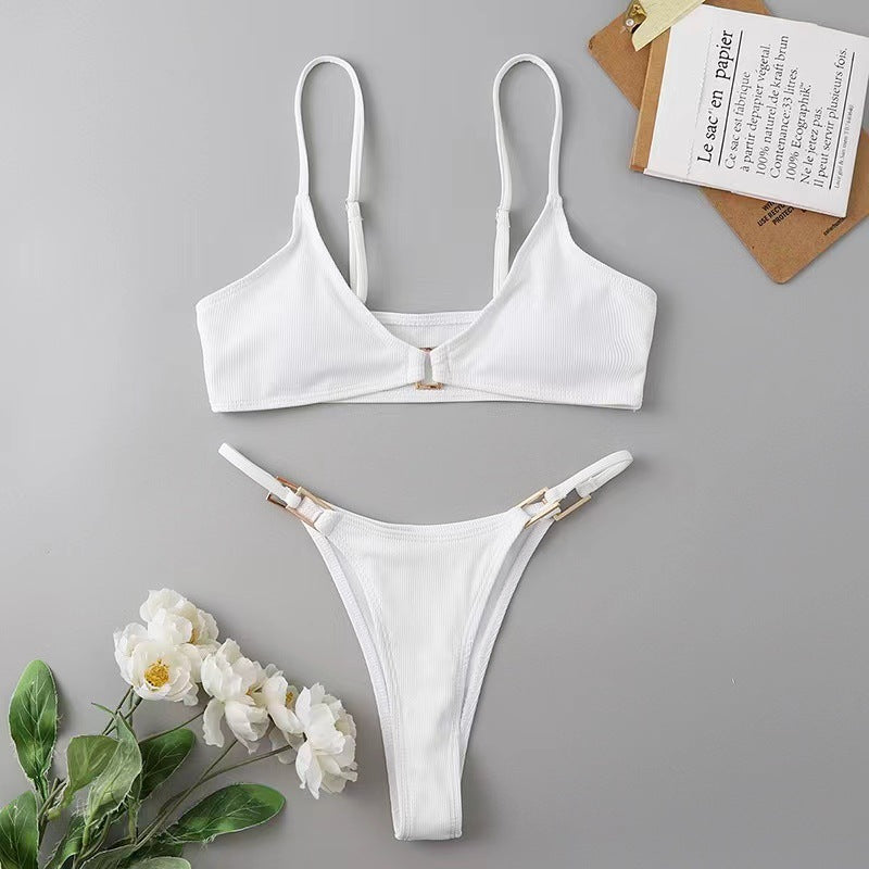 Damen Triangel-Bikini mit raffiniertem Halterdesign und elegantem Goldverschluss R&B