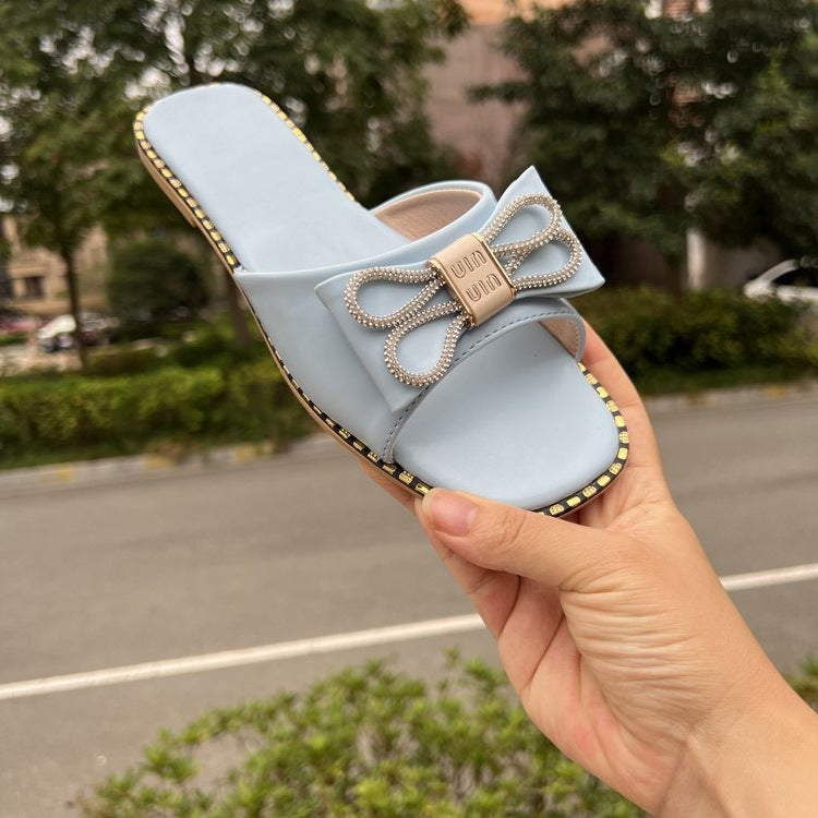 Damen elegante Riemchen-Pantoletten mit funkelnder Schleifen-Applikation R&B