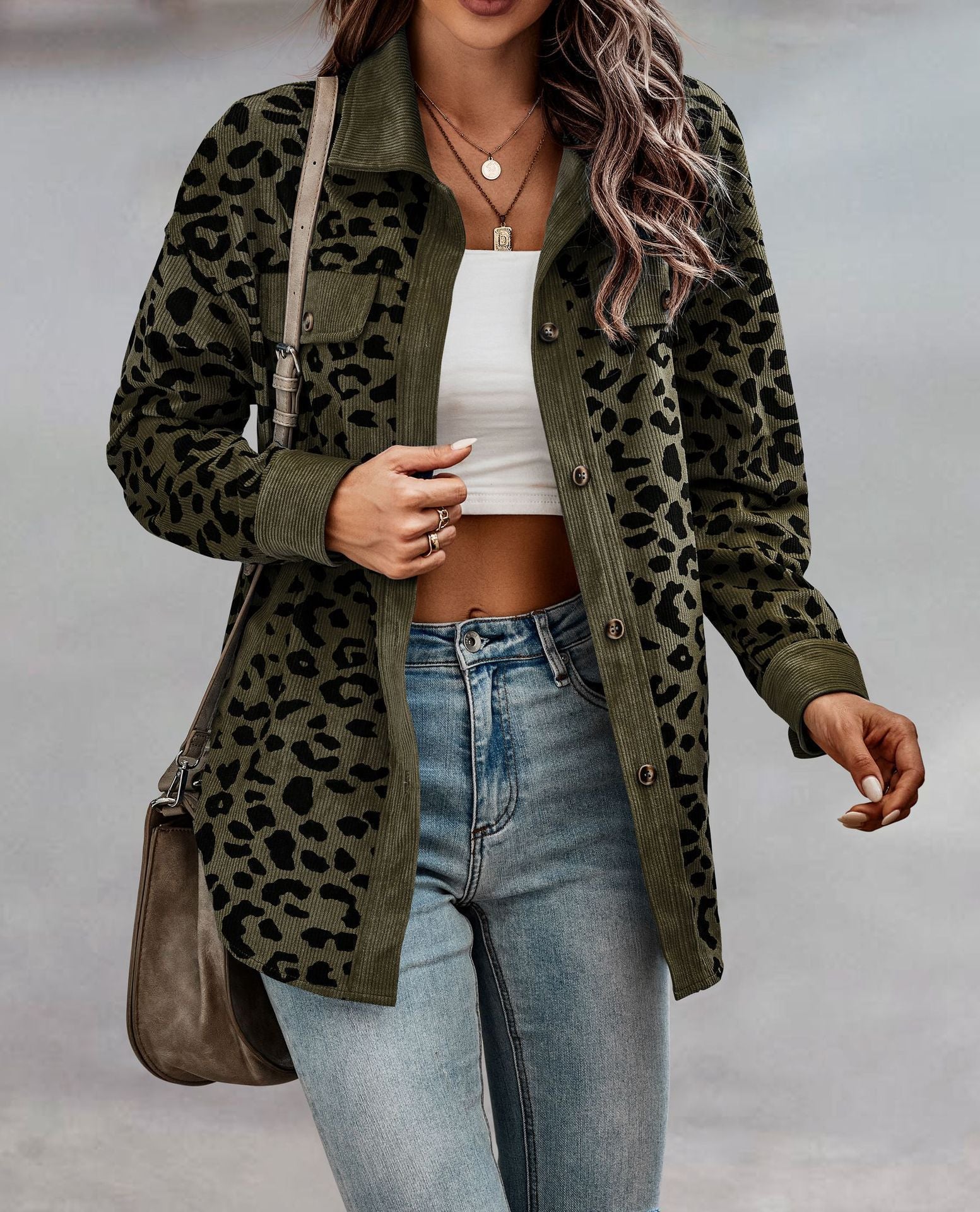 Damen Freizeitjacke im angesagten Leopardenmuster mit aufgesetzten Taschen R&B