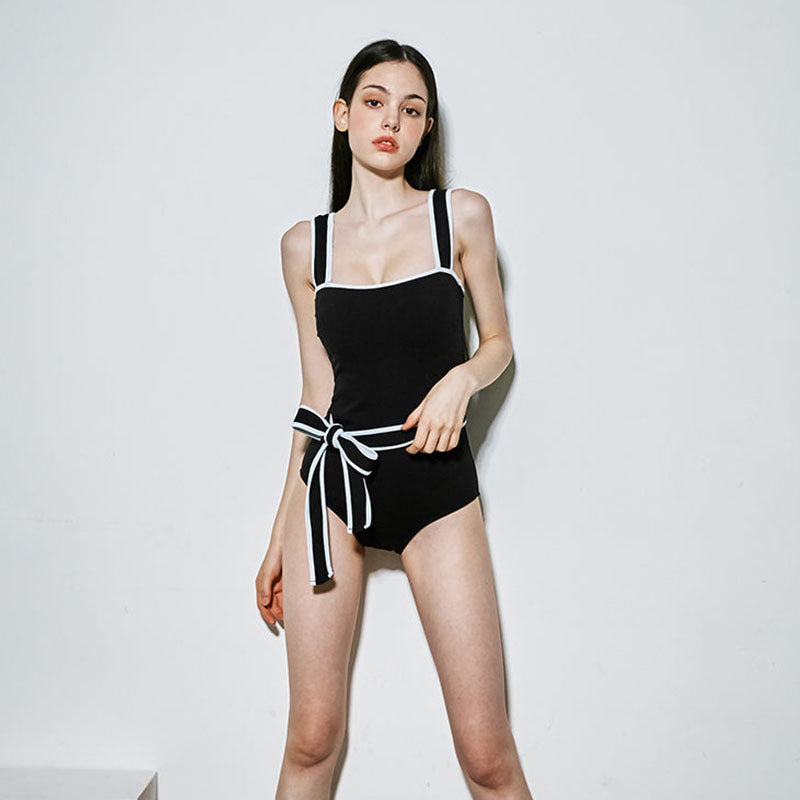 Damen Hochgeschnittener Sport-Badeanzug mit eleganten Kontrasten R&B