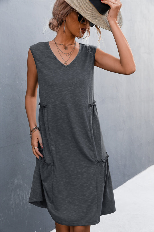 Damen Freizeitdress mit lockerem V-Ausschnitt und Rüschenkanten R&B