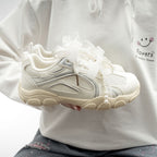 Damen Sportliche Sneakers mit dekorativen Perlenschnürsenkeln und atmungsaktiver Mesh-Oberfläche