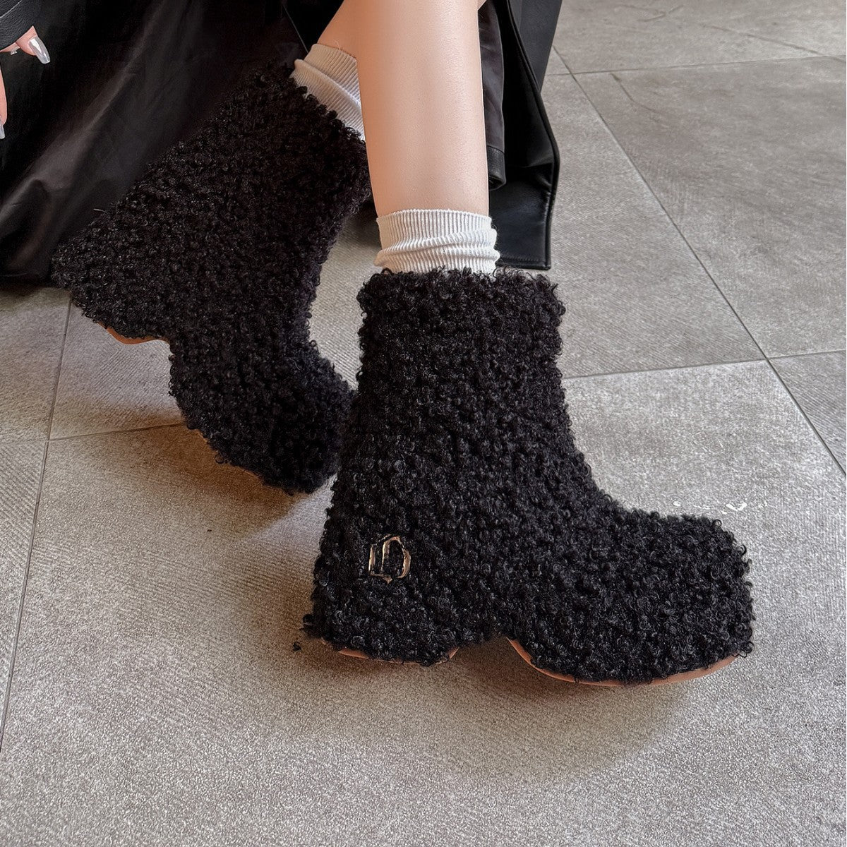 Damen Furry Boots im modernen Design R&B