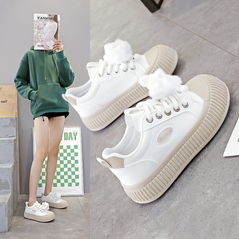 Damen Sneakers mit dekorativen Pompons und rutschfester Laufsohle R&B