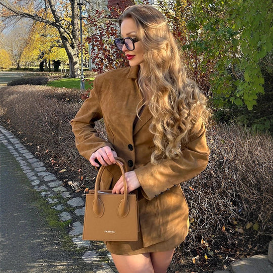 Damen modischer Blazer mit passendem Rock R&B