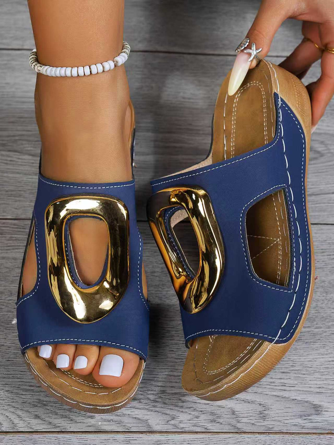 Damen elegante Riemchen-Pantoletten mit modischem Goldakzent R&B