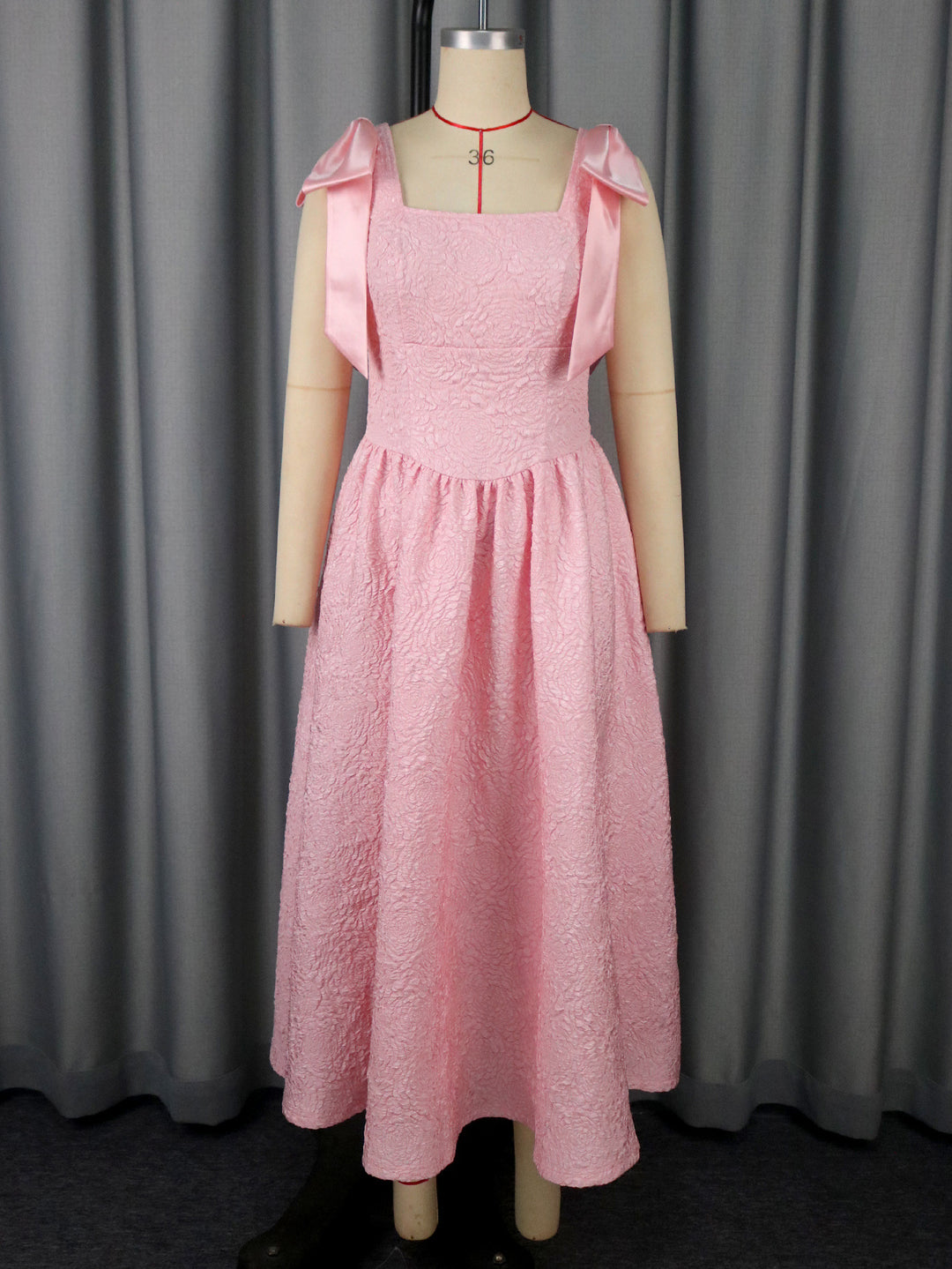 Damen Elegantes Abendkleid mit schimmernden Details und verspielten Rüschenschultern R&B