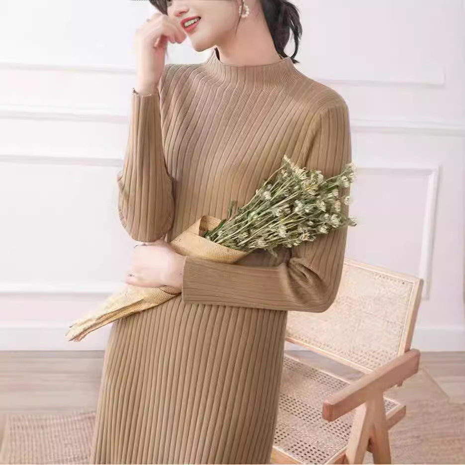 Damen Strickkleid mit feiner Rippstruktur und hohem Kragen R&B