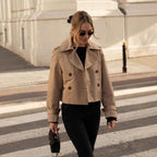 Damen modische Cropped-Trenchjacke mit doppelter Knopfleiste und verstellbaren Ärmeln