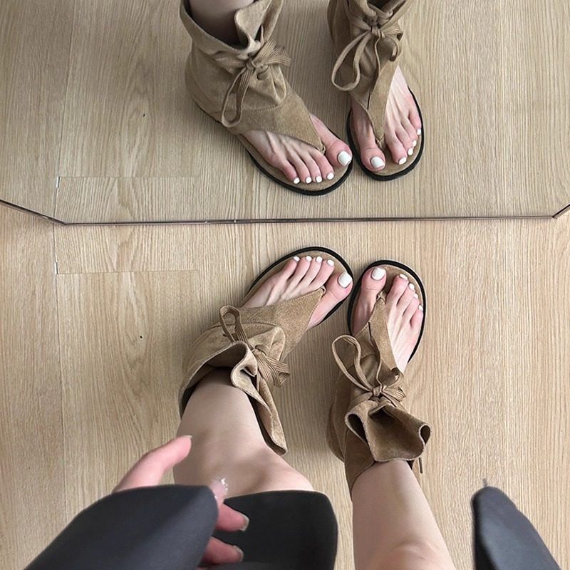 Damen Sandalen mit hohem Faltenwurf und raffiniertem Riemendesign R&B