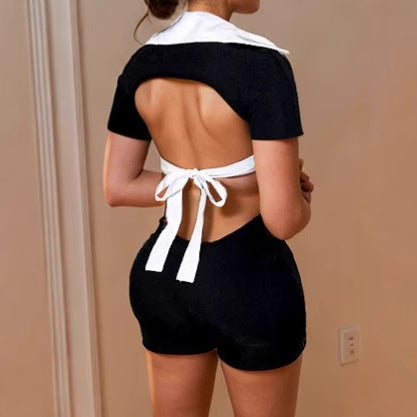 Damen Sportlicher Minijumpsuit mit tiefem V-Ausschnitt und kontrastierendem Kragen R&B