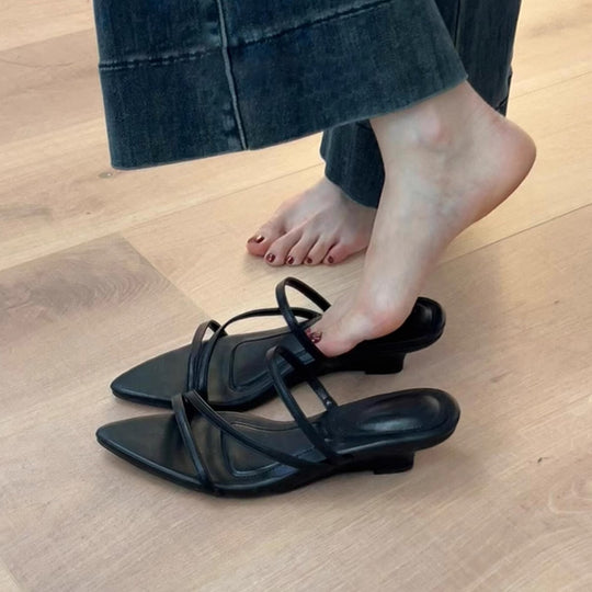 Damen Slingback Mules mit elegantem Riemen und spitzem Zehenbereich R&B