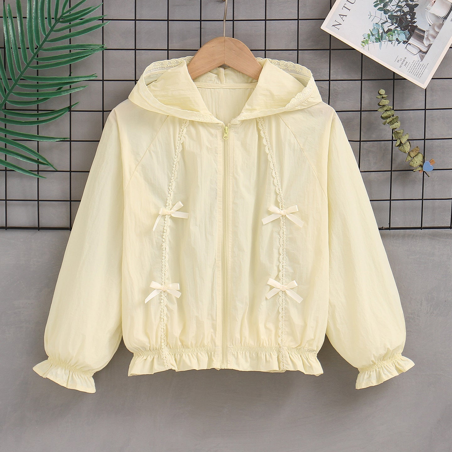 Damen nan romantische Kapuzenjacke mit Spitzendekor, Zierschleifen und gerafftem Saum R&B