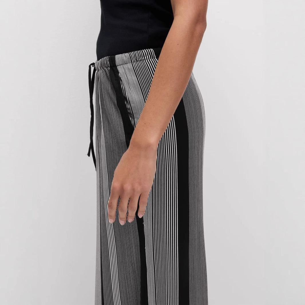 Damen Weit geschnittene Sommerhose mit elastischem Bund R&B