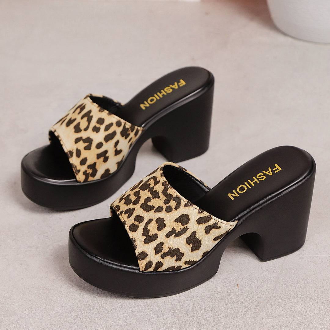 Damen Plateau-Pantoletten mit stylischem Leo-Muster und komfortablem Blockabsatz R&B