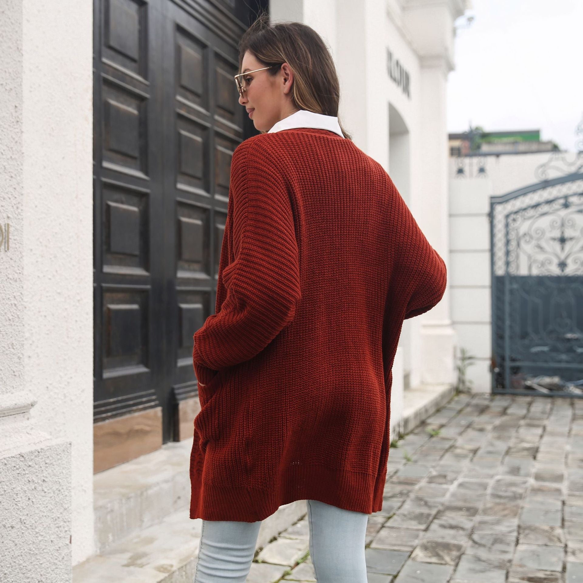 Damen Lässige Strickjacke mit tiefem V-Ausschnitt und praktischen Taschen R&B