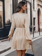Damen elegantes Mini-Kleid mit tailliertem Schnitt und Puffärmeln R&B