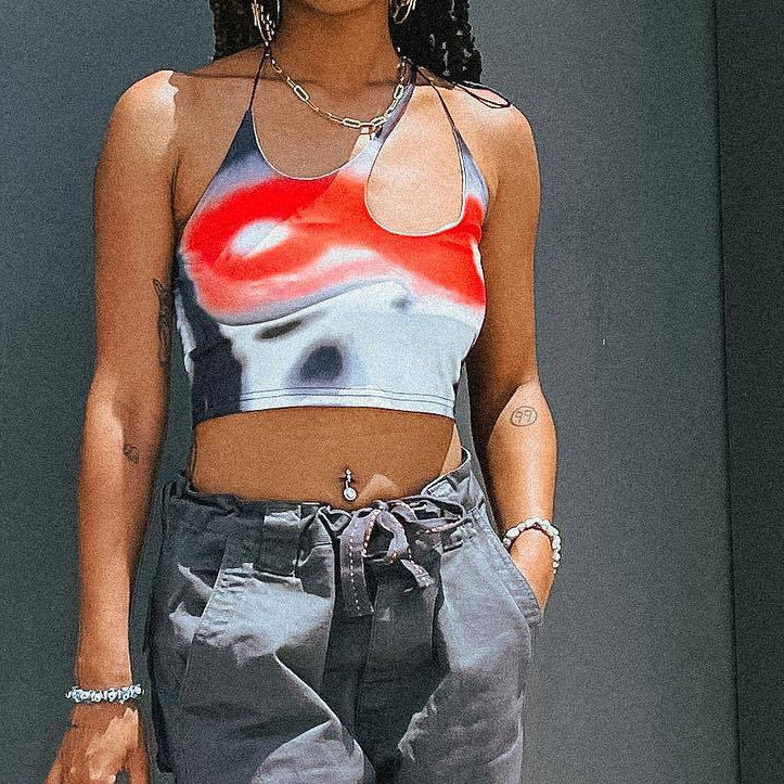 Damen Crop-Top mit asymmetrischem Trägerdesign und lR&Bhaftem Grafikdruck R&B