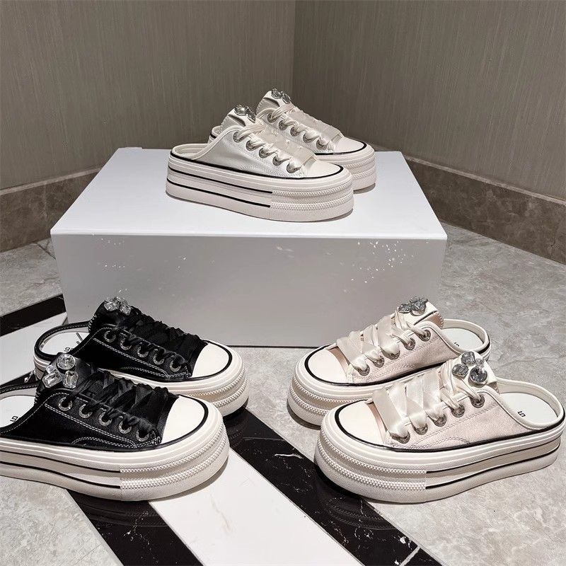 Damen modische Slip-On Sneakers mit glänzenden Details und komfortabler Sohle R&B