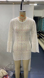 Damen Häkel-Minikleid mit kreativem Cut-Out-Design und langen Ärmeln R&B