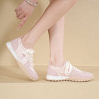 Damen Sneakers mit glänzenden Schnürsenkeln und atmungsaktivem Mesh-Obermaterial R&B