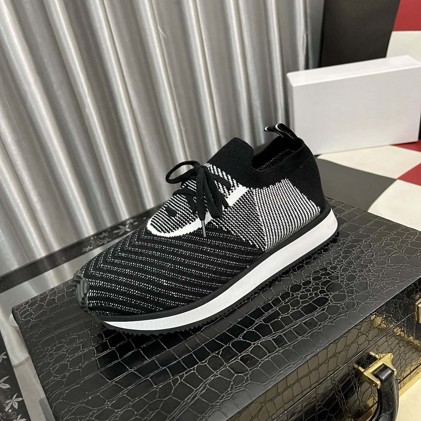 Damen Sportliche Lifestyle Sneakers mit atmungsaktiver Strickoberfläche R&B