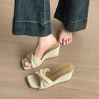Damen Elegante und komfortable Wedgesandalen mit modischem Knöchelriemen EB