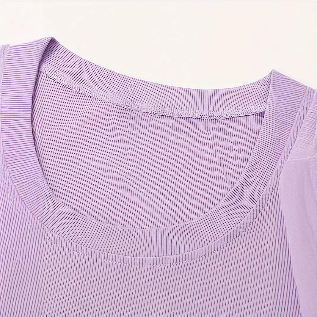 Damen Kurzarmoberteil mit modernen Rippdetails und tiefem Rundhalsausschnitt
