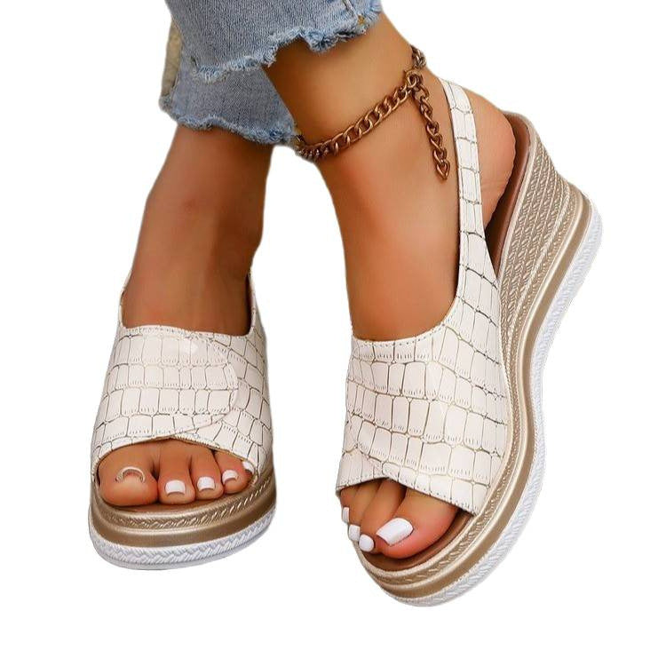 Damen Plateau Sandalen mit elegantem Schlupfdesign R&B