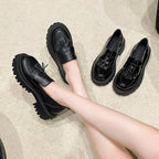 Damen Loafer mit eleganter Quastenverzierung und robustem Plateau R&B