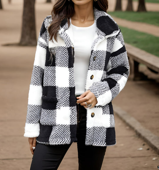 Damen Kuscheljacke mit Karomuster und Knopfverschluss R&B