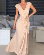Damen Elegantes Maxikleid mit raffiniertem Wickeldesign und Blumenapplikation R&B