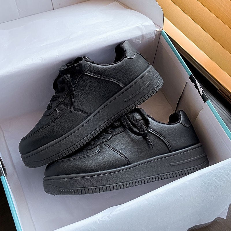 Damen Sneaker im minimalistischen Design mit atmungsaktiver Oberfläche