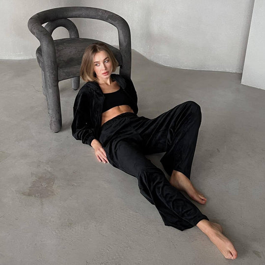 Damen sportliches Velours-Loungewear-Set mit praktischer Kapuze und elastischen Bündchen R&B
