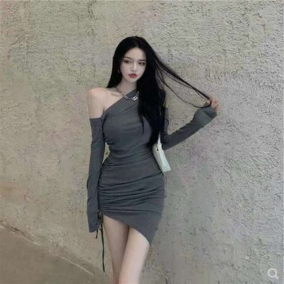 Damen Elegantes Minikleid mit asymmetrischem Ausschnitt und figurbetontem Raffungseffekt