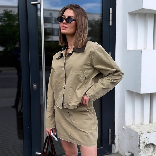 Damen cropped Utility-Jacke mit modernem Design und praktischen Taschen R&B