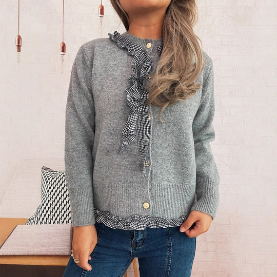 Damen Strickjacke mit romantischem Rüschenabschluss und detailverliebtem Knopfdurchzug R&B
