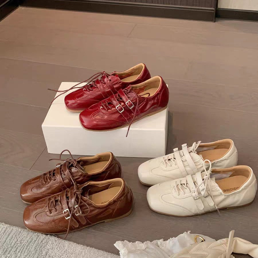 Damen modische Sneakers mit dekorativen Riemen und weichem Innenfutter R&B